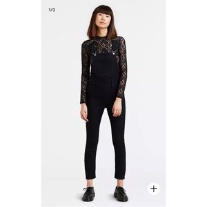 Levi’s Skinny Overalls in Soft Black, Size 26.